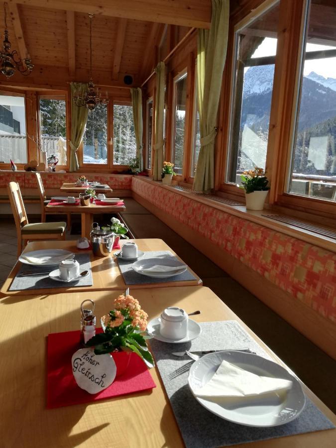 Hotel Garni Isarlodge Wiesenhof Scharnitz Ngoại thất bức ảnh