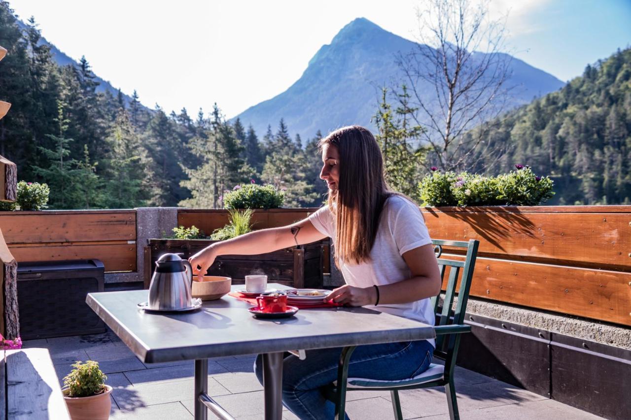 Hotel Garni Isarlodge Wiesenhof Scharnitz Ngoại thất bức ảnh