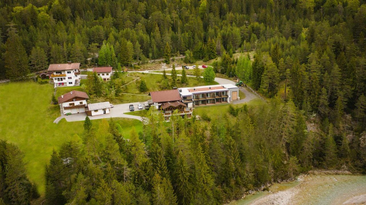 Hotel Garni Isarlodge Wiesenhof Scharnitz Ngoại thất bức ảnh