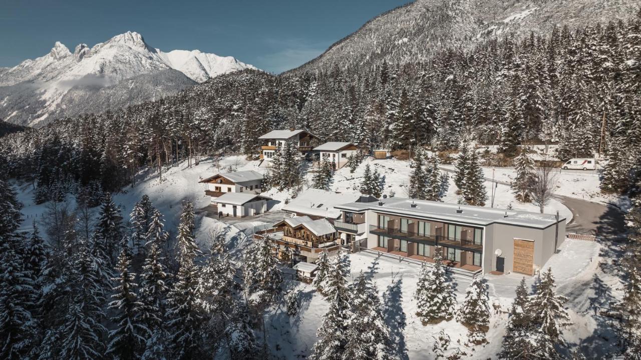 Hotel Garni Isarlodge Wiesenhof Scharnitz Ngoại thất bức ảnh