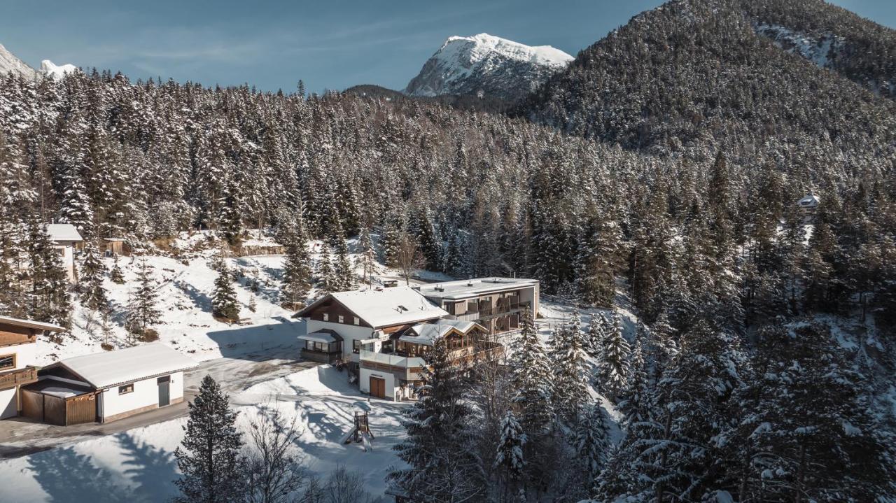 Hotel Garni Isarlodge Wiesenhof Scharnitz Ngoại thất bức ảnh