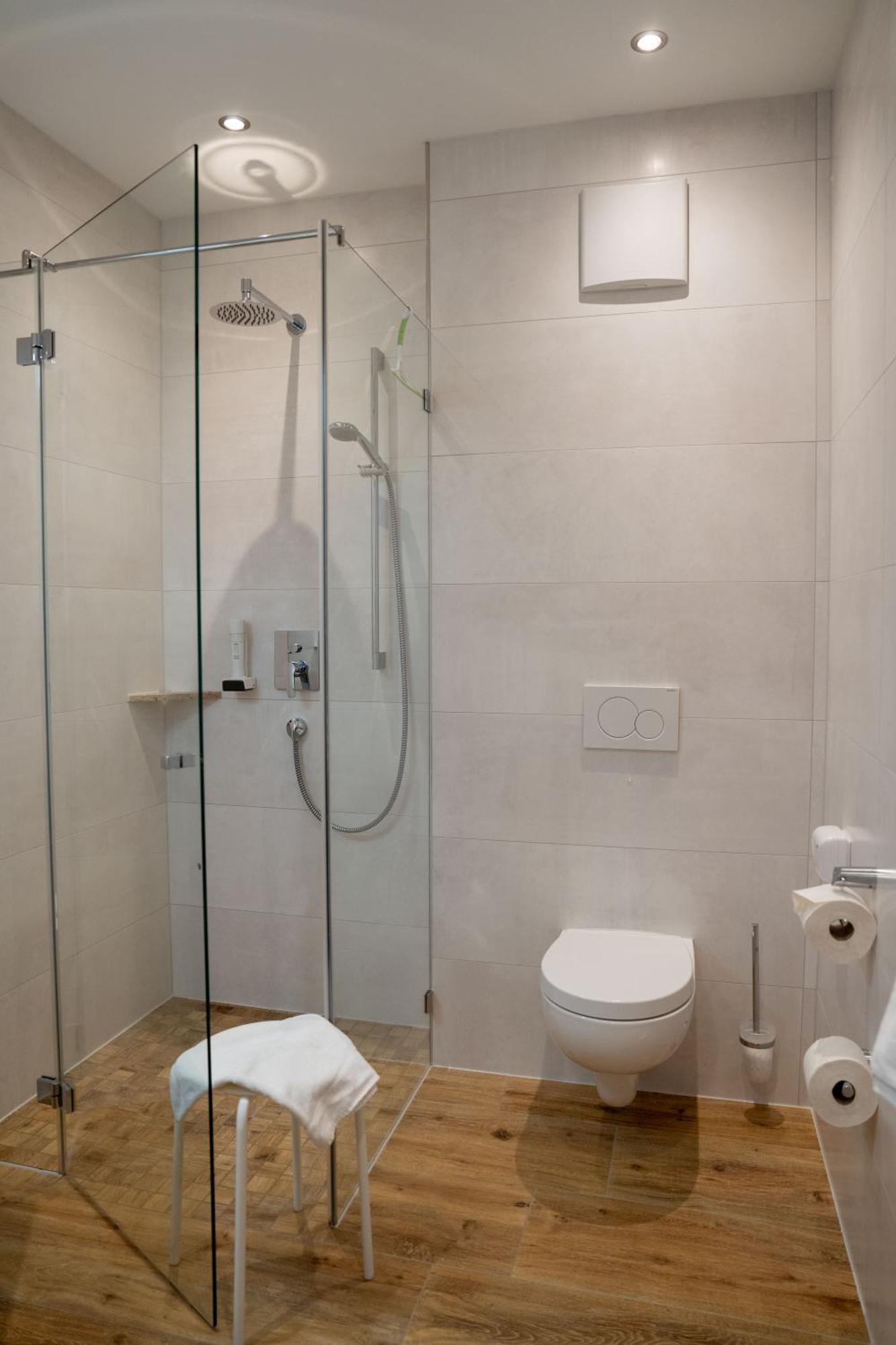 Hotel Garni Isarlodge Wiesenhof Scharnitz Ngoại thất bức ảnh